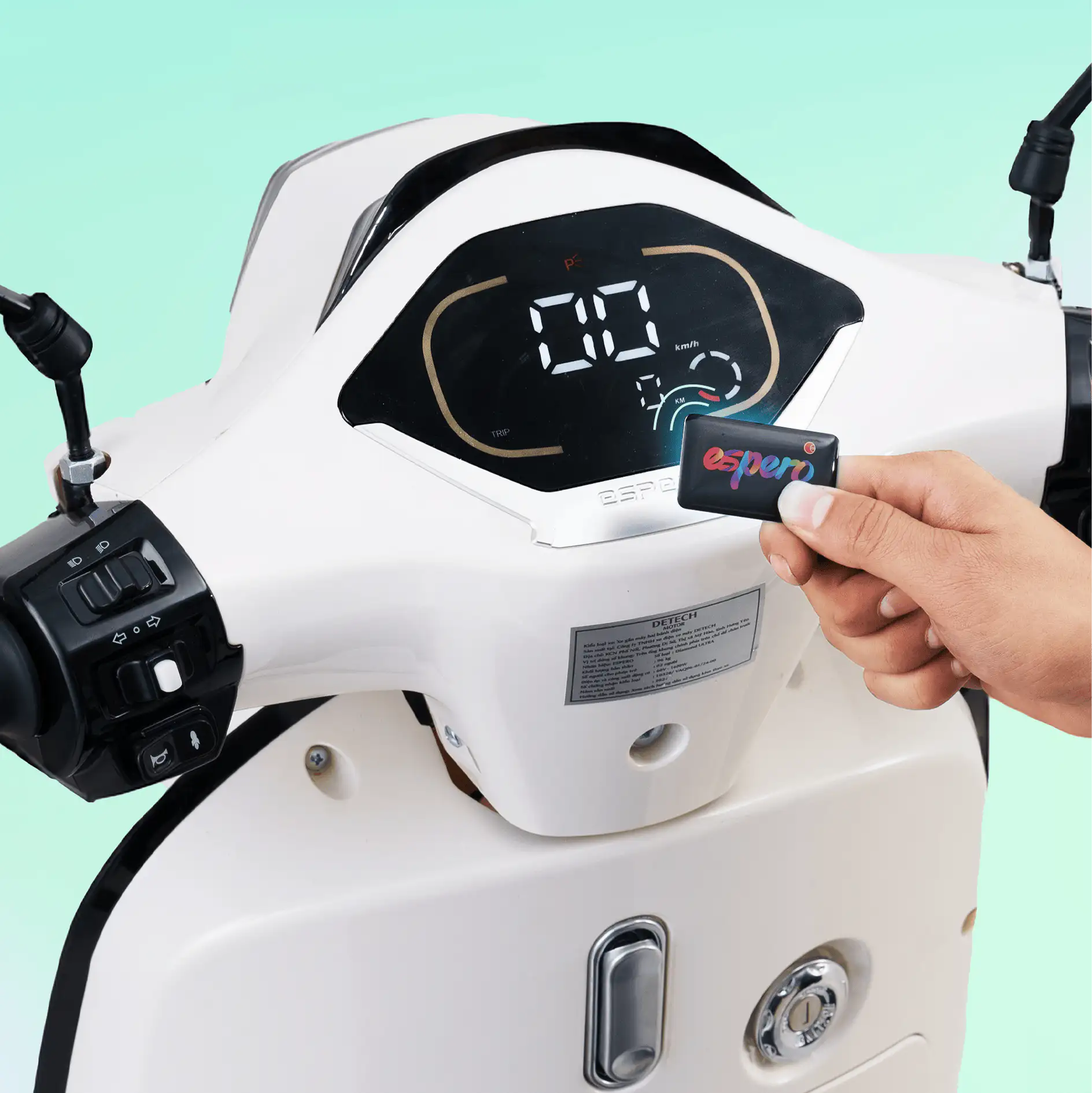 Mở và khóa xe bằng thẻ từ
